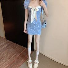Sweet Sexy Slim Floral Printed Dress with Small Puff-Sleeves in Blue and Off-White