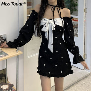 Elegant Mini Dress with Long Sleeves in Black with flower print