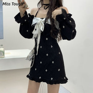 Elegant Mini Dress with Long Sleeves in Black with flower print